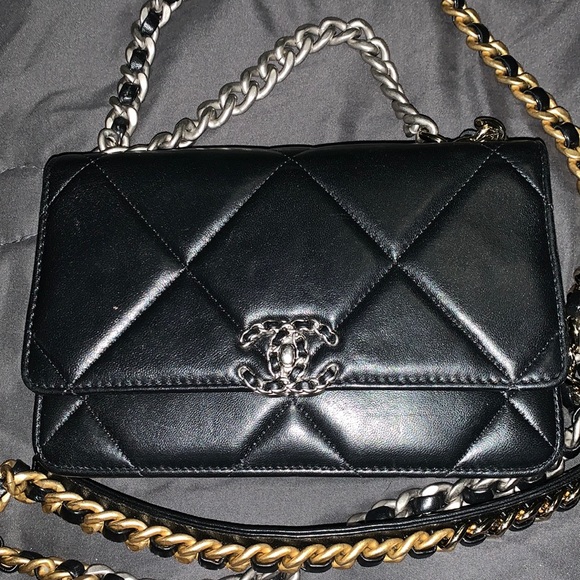 Authentic Chanel - Picture 1 of 12